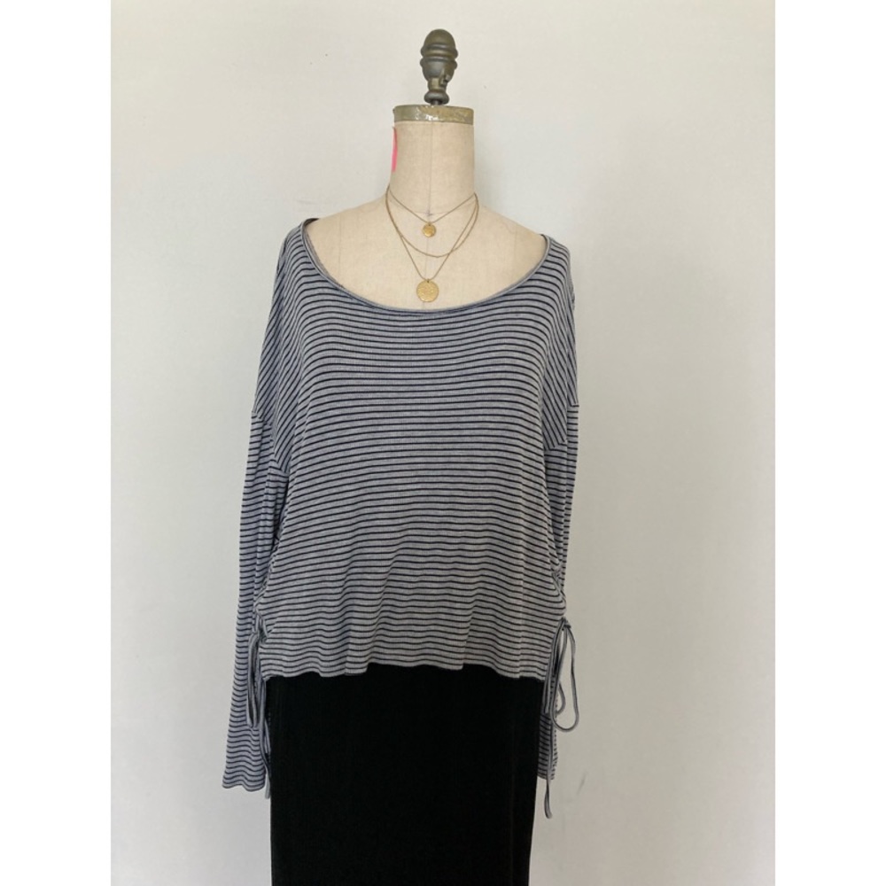 Two by Vince Camuto striped L/S ribbed tee w/ side ties